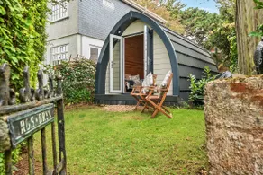 Beautiful and Cosy Garden Pod Saintives - Image 2