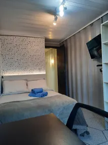 13 minutes from the Park Shop. | Split | Parking | Home Office 4 - Image 4