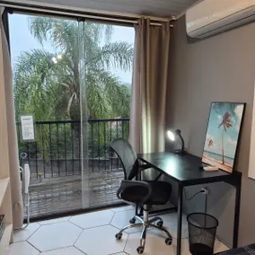 13 minutes from the Park Shop. | Split | Parking | Home Office 4 - Image 2