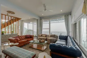 Elegant 2-BHK Pet Friendly Stay W/ Scenic Views - Image 3