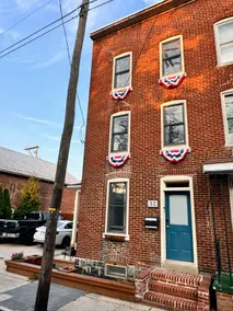 Historic City Center Townhouse - Image 2
