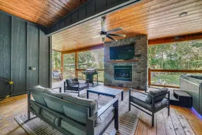 Deluxe Riverfront Cabin in Broken Bow w/ Hot Tub! - Image 2