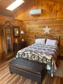 Cabin at Cedar Hill - Image 3