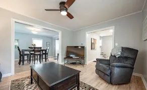 Campus Cottage - Image 2