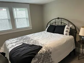 Campus Cottage - Image 5