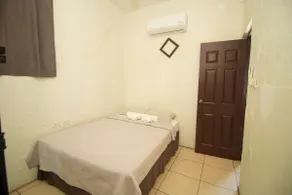 Colonial-style house - Image 4