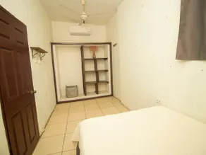 Colonial-style house - Image 5