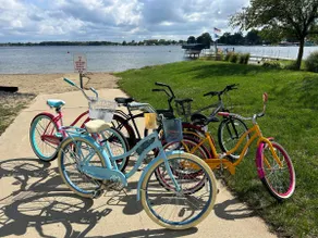 Lake Wawasee, Outdoor TV, Surround Sound, Bikes - Image 4