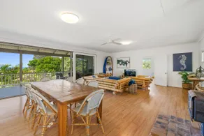 Classic Beach House on Surfside - Pet Friendly - Image 4