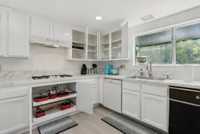 Monthly 25-30%! Resort Living & Centrally Located - Image 4