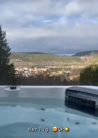 Great views, with jacuzzi, electric car charger. Central - Image 2