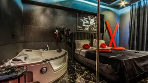 Romeo Nights - Private Rooms - Adults Only - Image 3