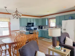 Large 4-BR Cottage on Lake Huron - Image 2