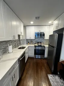 NYC VIEWS! NYC in 20 min 2 King Beds, Backyard W/D - Image 3