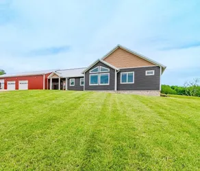 Peaceful Kentucky Ranch - Image 2