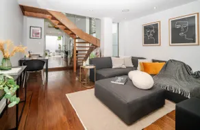 3BR Urban Oasis Pool, Gym & Parking Surry Hills - Image 4