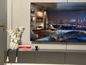 Luxury Modern Room and Lounge B10 - Image 1