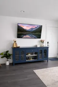 Bright & Stylish Blue 2-Bedroom Getaway - Image 5