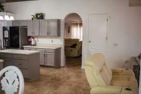 Emely's place clean, calming and spacious home - Image 5