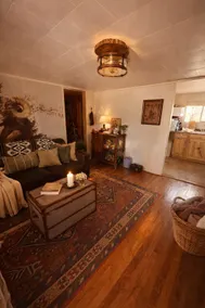 Sleeps 5 | Parking, Hot Tub & Sauna | Pet Friendly - Image 2