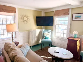 ”Island Home” 1 BR Suite w/Harbor View- downtown - Image 2