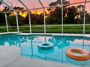 Spacious and private pool house, 15 min to beach - Image 3