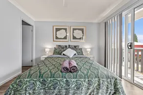 Modern New Townhouse in Booval - Image 2