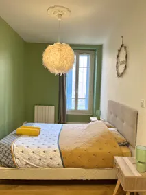The Charming Burgundy, 2 bedrooms, private parking - Image 3