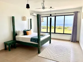 Oceanview Penthouse, KingBed, Pool, AC, Near Beach - Image 2