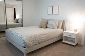 Quiet Pet-Friendly Home Near Autzen - Image 4