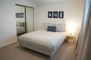 Quiet Pet-Friendly Home Near Autzen - Image 2