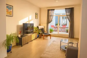 Beautiful spacious apartment - Image 2