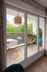 Cozy Bordeaux getaway near tram & city center - Image 4