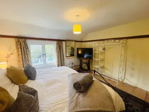 Charming Cottage Annexe in Yelling, Cambridgeshire - Image 4