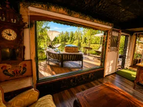 Black Forest Cabin with Hot Tub, Cinema, Lake & Deer Park - Image 2