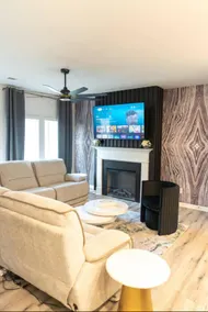 Beautiful New Spacious Townhome - Image 3