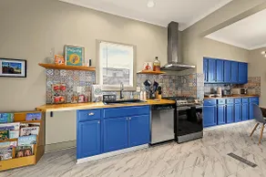 KC Retreat | 4BR 3BA | 3 Kings | Chiefs & Downtown - Image 5