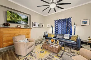 KC Retreat | 4BR 3BA | 3 Kings | Chiefs & Downtown - Image 4