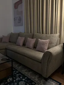 Luxurious two-bedroom apartment with an elegant living room and a private entrance - Image 5