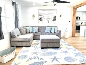 Beach House, Pool, Garage, 10 Min to Beach - Image 3