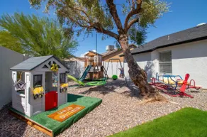Stadium location/modern luxury + real playground! - Image 2