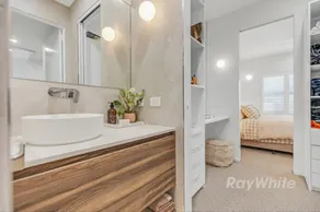 Central Townhouse Echuca-walk to Murray River - Image 4