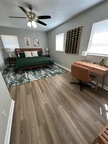 Small town mid-century escape - Image 3
