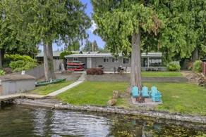Lakefront Getaway with Kayaks - Image 3