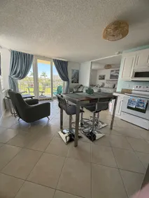 Beachfront Condo in Fort Myers Beach - Image 3