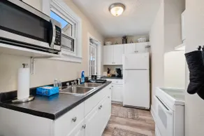 Entire 2BR Apartment | Near Pittsburgh - Image 5