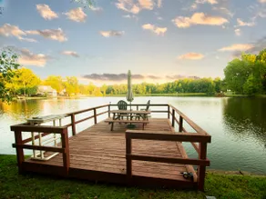 Cabin on the Lake - Image 2