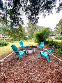 Chic 2BR/2BA Near Dining & Shops - Image 5