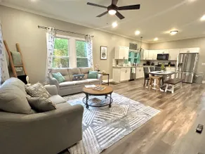 Chic 2BR/2BA Near Dining & Shops - Image 2
