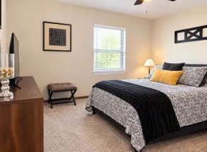 Downtown Comfy 2 BDR -Close walk to everything! - Image 2